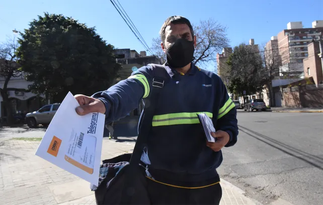 Día del Cartero: Sebastian del Canto comparte su experiencia en el correo