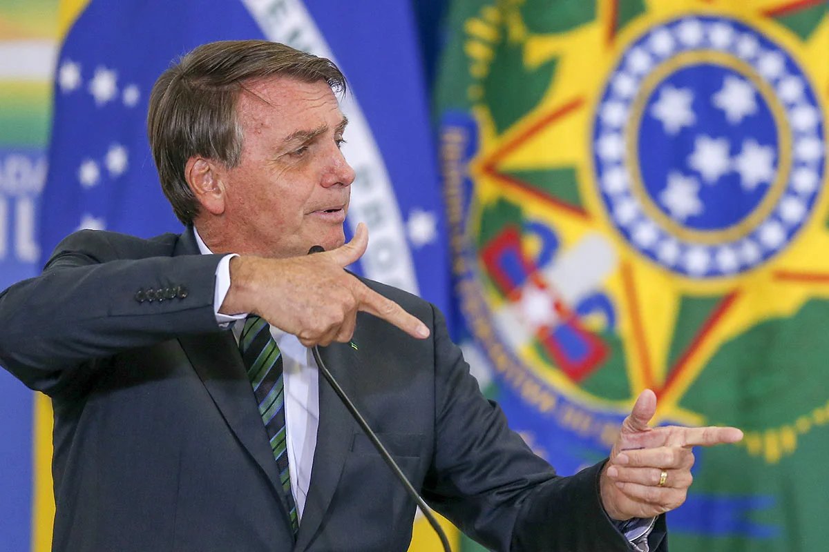 Bolsonaro-Brasil-arma-Xinhua
