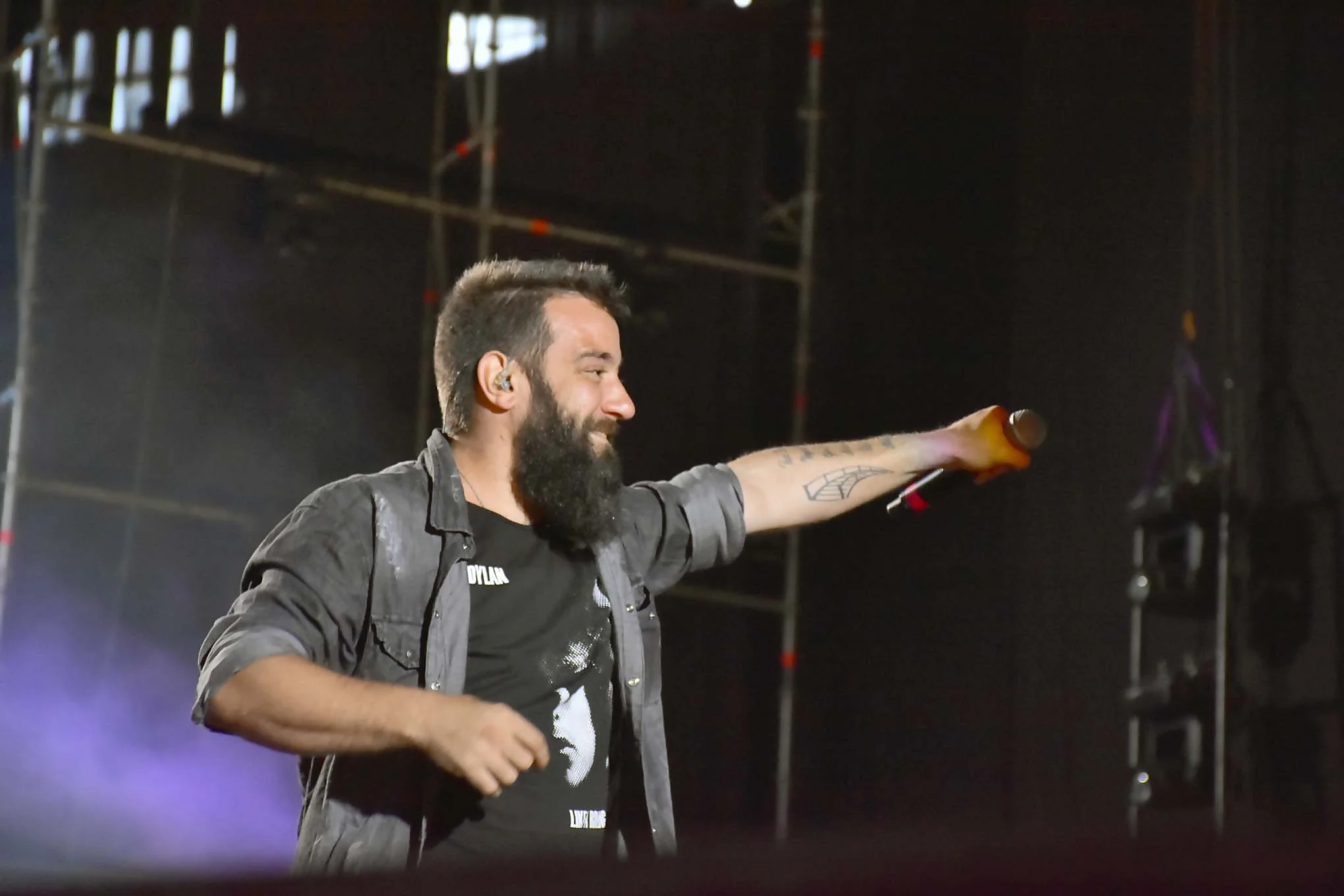 multimedia.grande.962d22158fb4040f.6772616e64652e6a7067