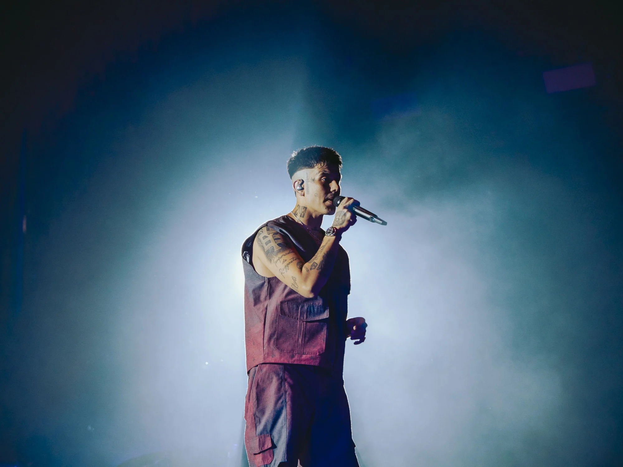 VYD8DtgYd_2000x1500__1