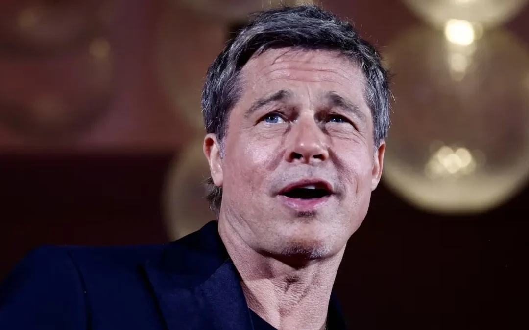 Una mujer cayó en una estafa que le costó 830 mil euros pensando que estaba saliendo con Brad Pitt