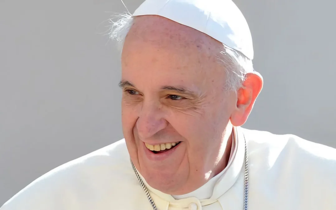 El Vaticano confirmó que el Papa Francisco tiene neumonía bilateral y su estado es “complejo”