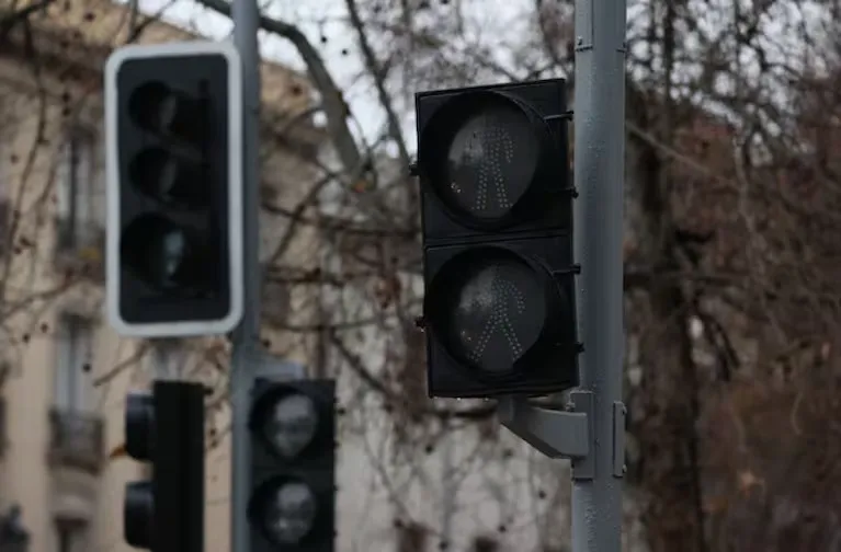 Un apagón masivo dejó sin luz a casi todo Chile: Decretaron catástrofe y toque de queda