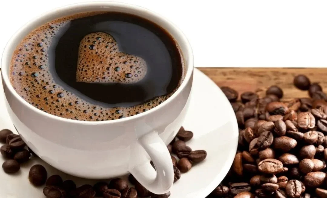 Tomar un café en Argentina es hasta 133% más caro que en el resto de Latinoamérica