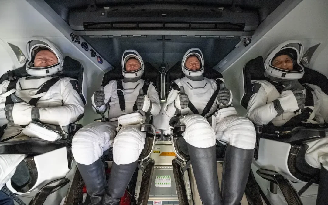 Los astronautas varados 9 meses en la Estación Espacial Internacional volvieron a la Tierra