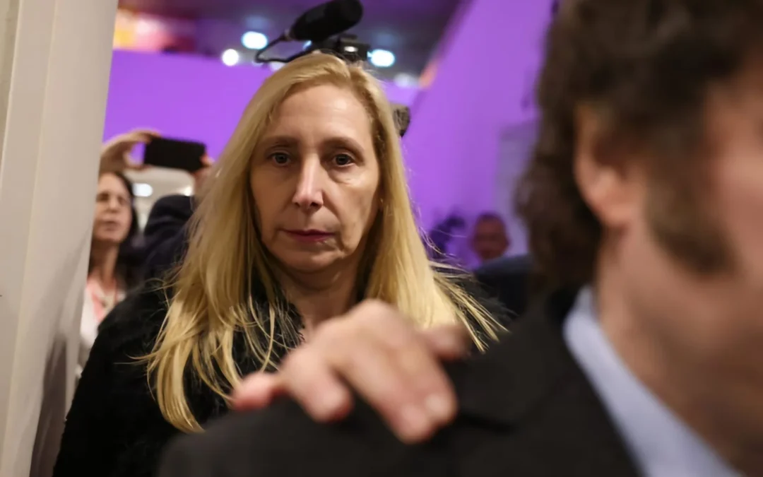 De vender tortas a manejar la voz del Estado: Karina Milei ahora controla las cadenas nacionales