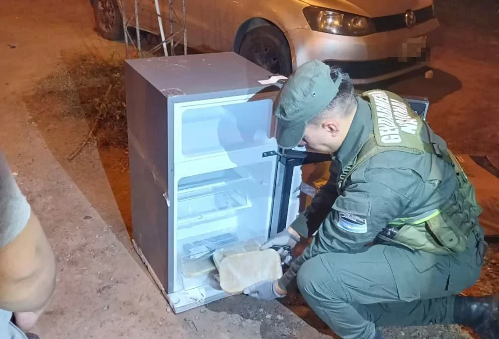 Salta: detuvieron a un hombre que simulaba una mudanza, pero dentro de dos heladeras ocultaba más de 10 kilos de cocaína