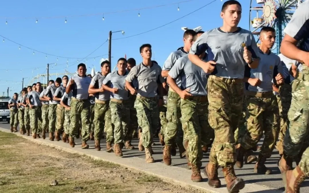 El Gobierno anunció un Servicio Militar Voluntario para jóvenes de 18 a 28 años