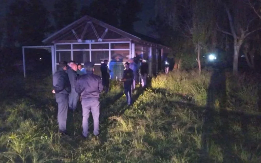 Terror en Chaco: niños que jugaban cerca del aeropuerto de Resistencia encontraron un cadáver entre los pastizales