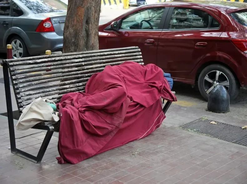 Mendoza: Dos personas sin techo fallecieron por hipotermia tras la ola de frío