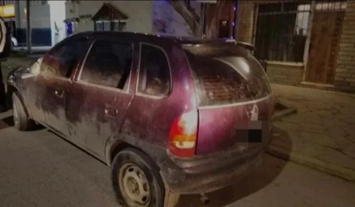 Bariloche: mujer dejó su Corsa en un taller, y el mecánico lo vendió con papeles falsos como si fuera suyo