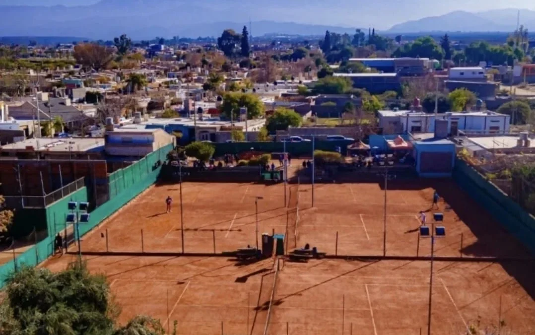 El Club El Porvenir de Chilecito será escenario del campeonato regional de tenis con jugadores del NOA