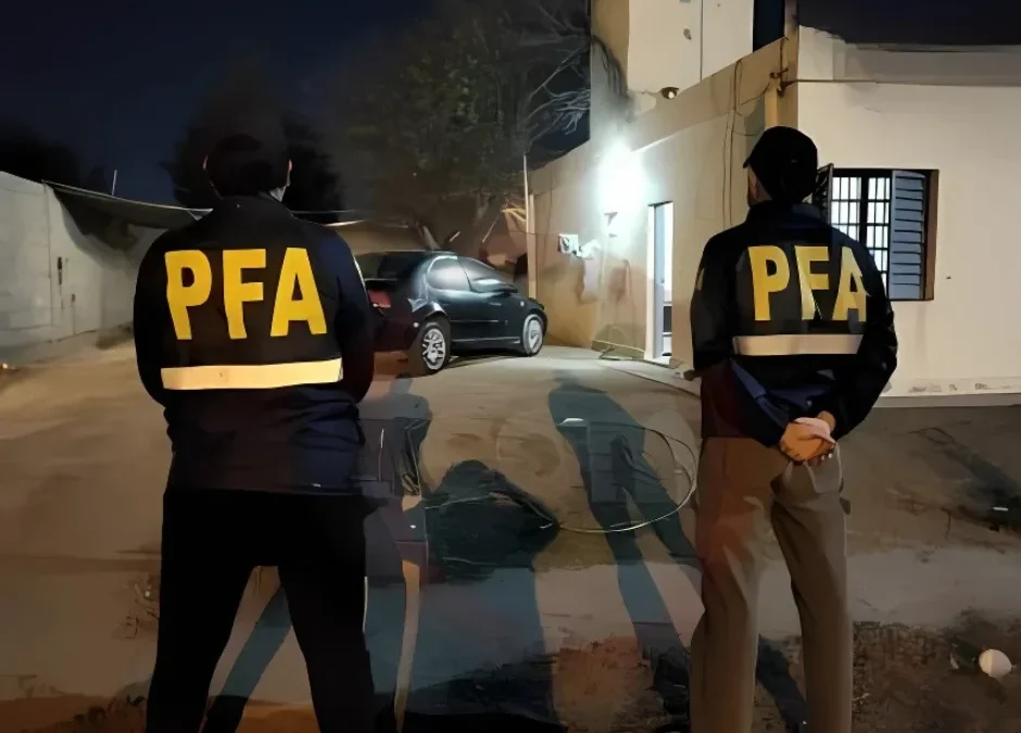 La Rioja: La Policía realizó dos allanamientos y secuestró casi 4 kilos de cocaína. Dos personas fueron detenidas