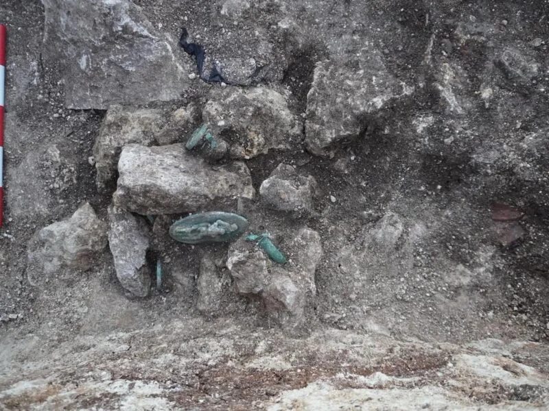 Bosnia: Hallan lingotes de hierro de más de 2.000 años debajo del agua en un río