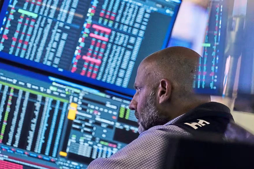 Cayeron las acciones de bancos argentinos en el exterior tras las medidas del Gobierno