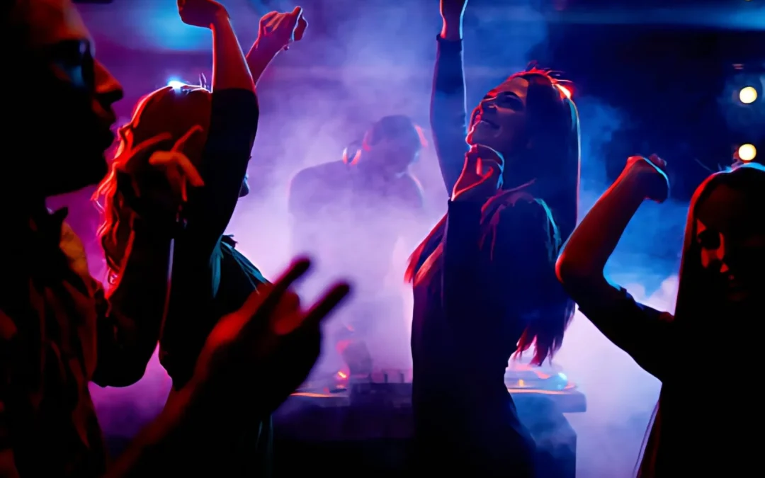 Cierre masivo de boliches en Francia: los jóvenes prefieren reuniones caseras