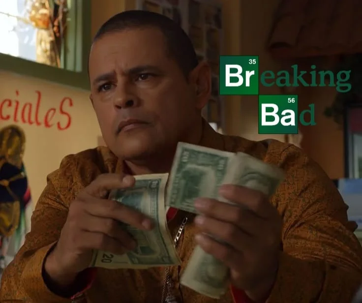 «Tuco Salamanca» de Breaking Bad fue detenido en Los Ángeles por mojar con una manguera a unas mujeres mientras lavaba su auto