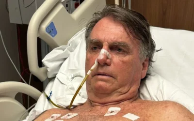 Vómitos y presión baja: Internaron de urgencia a Jair Bolsonaro luego de descompensarse en su casa, donde cumple prisión domiciliaria