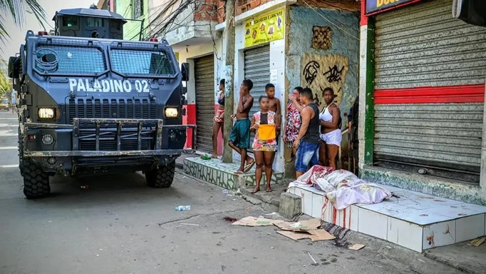Rio de Janeiro: aprueban bonificaciones del 150% para los policías que maten a criminales
