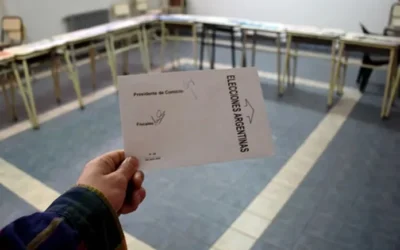 Elecciones legislativas nacionales: sancionarán con multas de $77.000 a las personas que se saquen fotos con su voto
