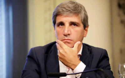 Caputo aseguró que EE.UU. continuará comprando pesos y descartó una devaluación o dolarización