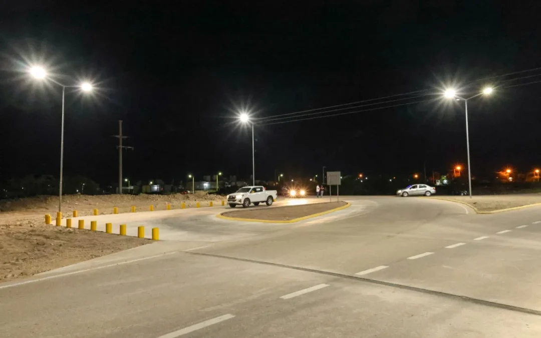 Nuevo derivador e iluminación sobre Ruta 40: Puesta del Sol ahora tiene un ingreso seguro y moderno