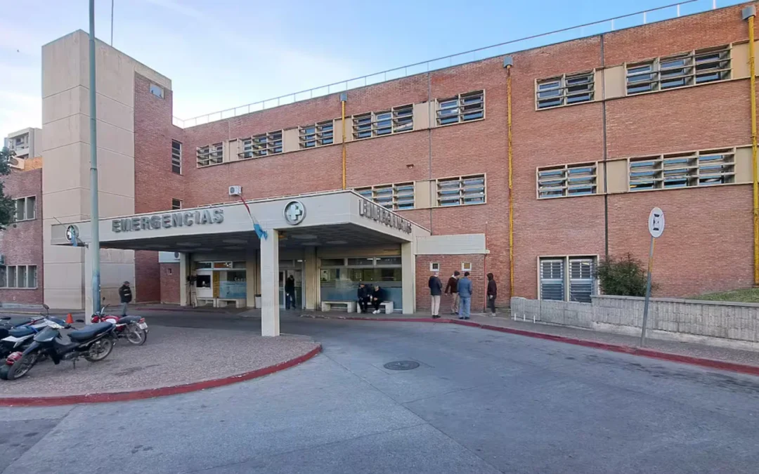 Córdoba: una niña de 13 años jugaba con un arma, se disparó en la cabeza por accidente y está grave