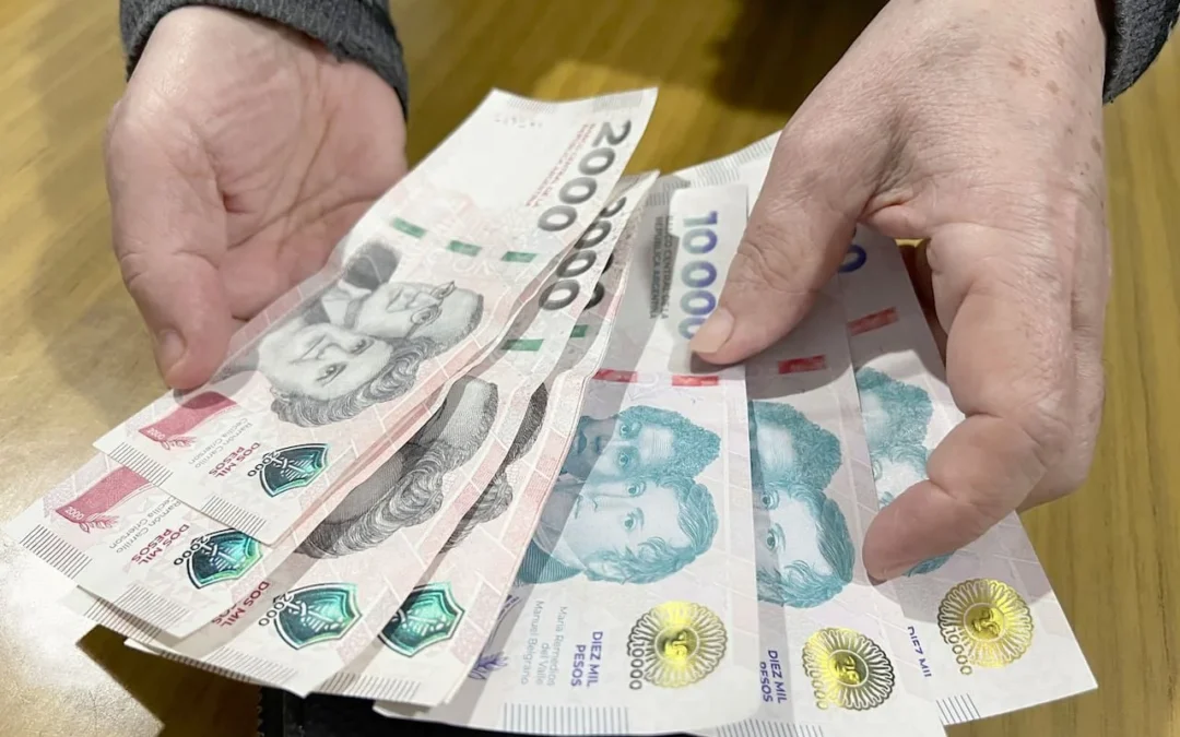 Argentina está entre los países que más usan efectivo: 70% de las compras siguen siendo en billetes