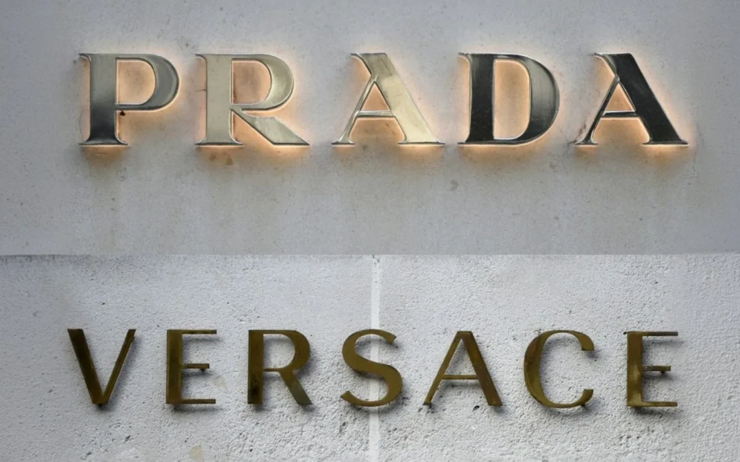 La marca Prada compró oficialmente a Versace por casi 1.400 millones de dólares