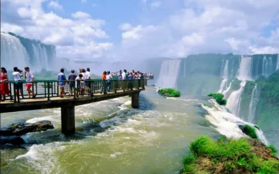 Insólito: el Gobierno permitirá que se hagan fiestas privadas en las areas protegidas de las cataratas del Iguazú