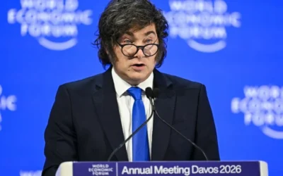 Davos vacío: Aunque el Foro de Davos es para 3.000 líderes, el discurso de Milei se dio con muchos asientos vacíos. Fue calificado como una presentación para “muy pocos”