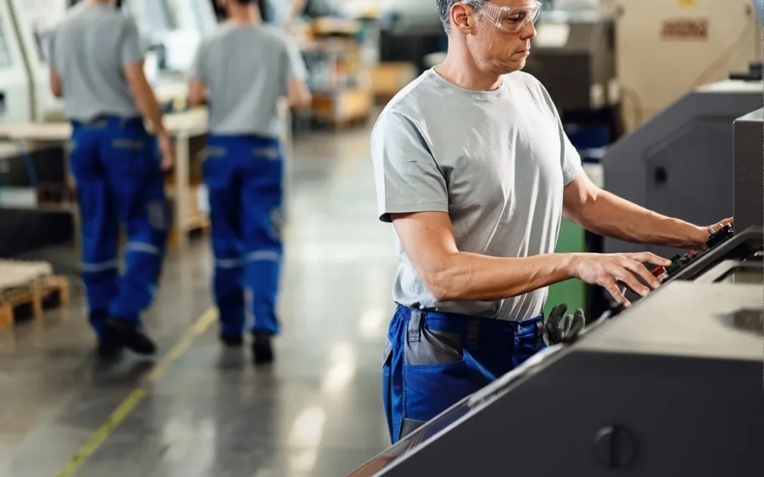 La industria usó solo el 53,8% de su capacidad en diciembre y cerró el año en baja