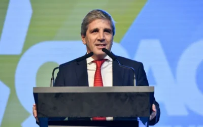 Caputo confirmó que los funcionarios de alto rango recibirán aumentos salariales