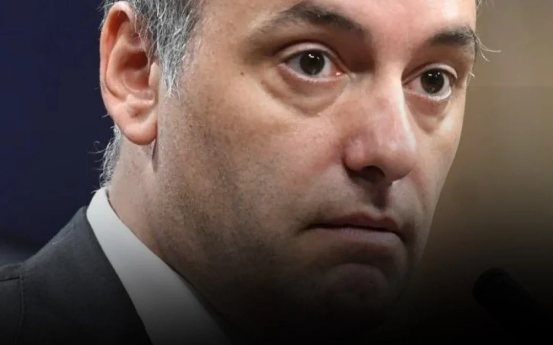 Adorni se disculpó por su declaración en la polémica por el viaje con su esposa: «La palabra no debió ser deslomarse»