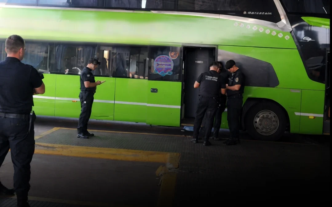 Tragedia en Posadas: hallan a una mujer muerta dentro de un micro que venía desde Buenos Aires