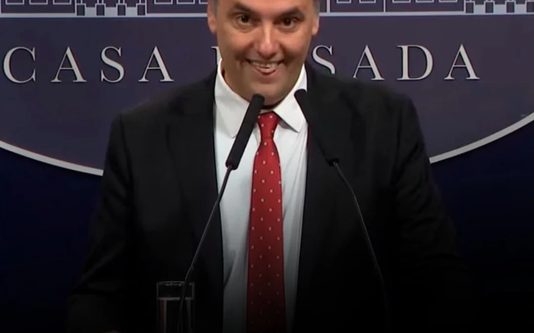 Adorni declara comprar un departamento en Caballito sin vender sus otras propiedades