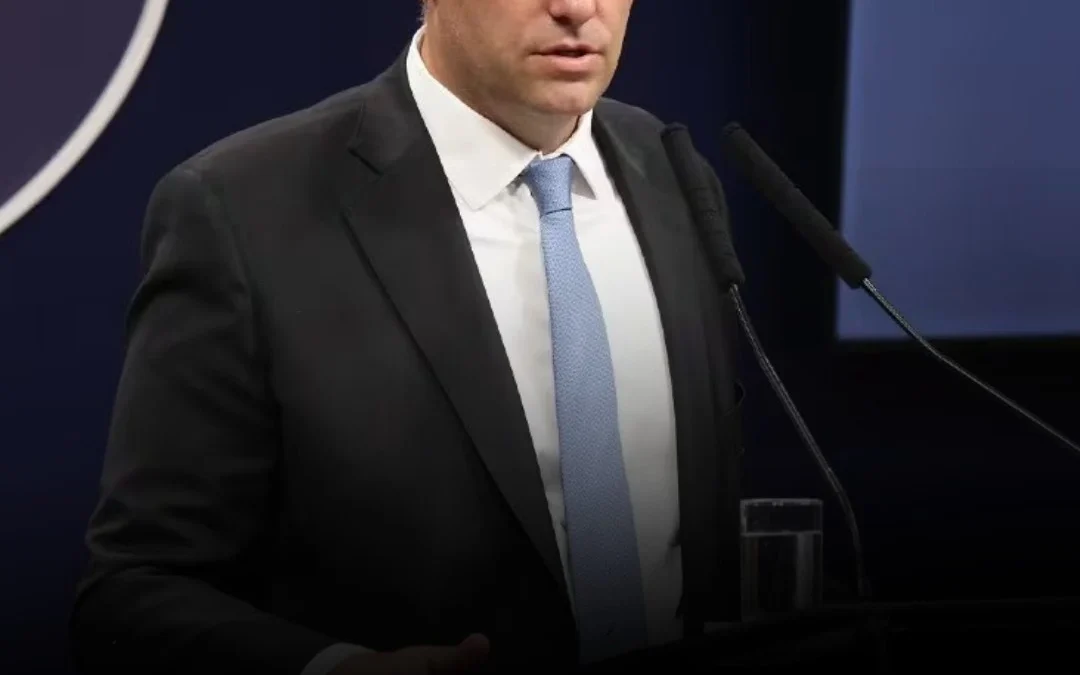 La escribana de Adorni había trabajado para narcos que usaban testaferros