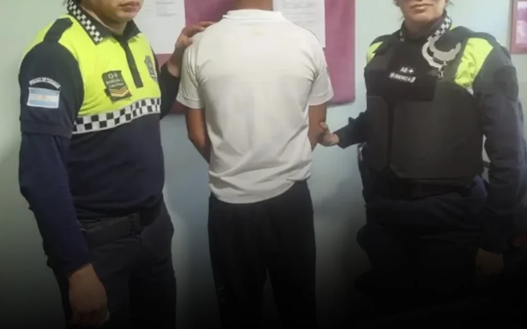 Tucumán: Detuvieron a un alumno  de 17 años que llevó un arma cargada a una escuela secundaria