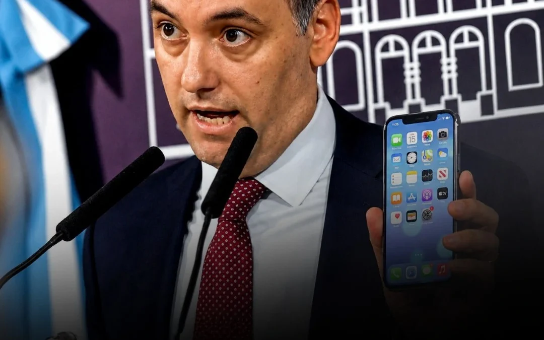 La Justicia detectó más de US$100.000 en billeteras virtuales vinculadas a Manuel Adorni