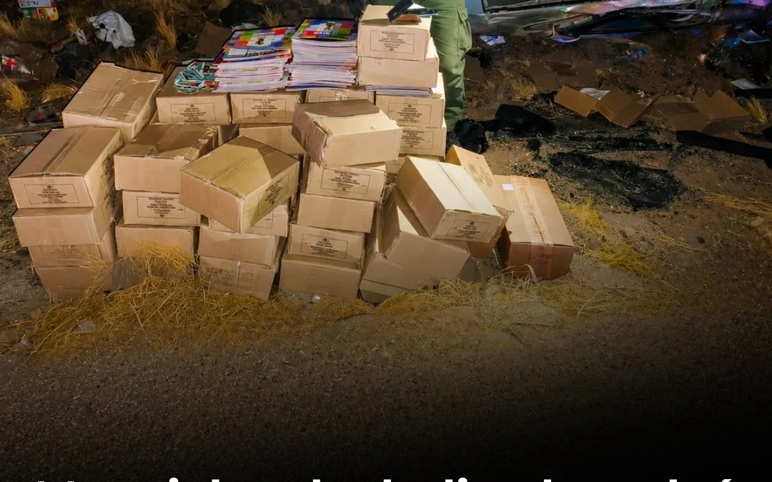 Manejaba alcoholizado, volcó en Mendoza y descubrieron $17 millones en figuritas del mundial de contrabando