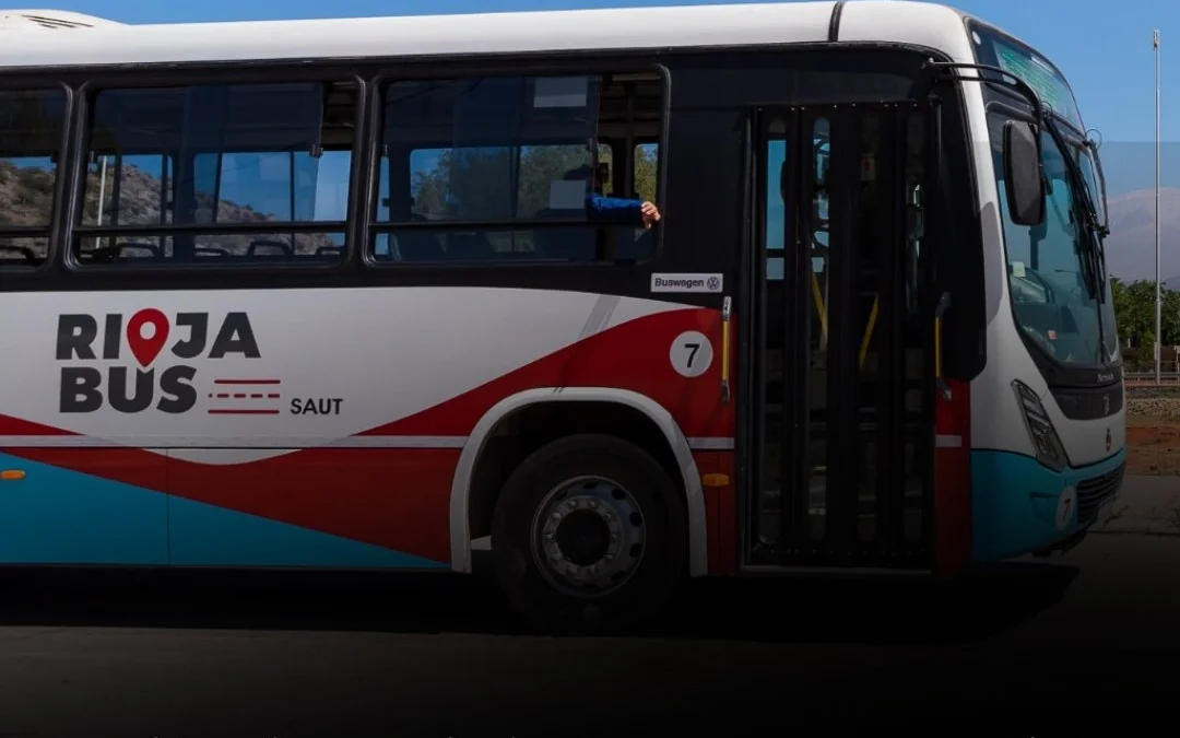 Chilecito: Rioja Bus suspendió el ingreso al barrio Clase Media por un atentado contra un colectivo