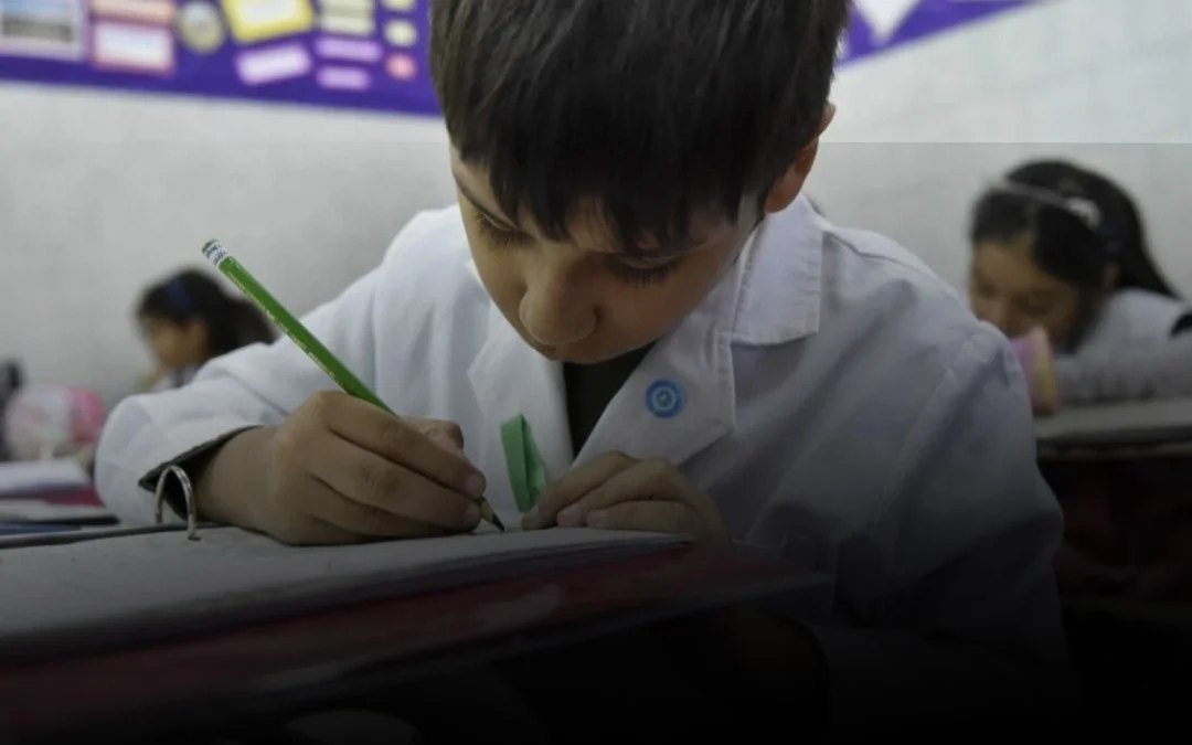 Solo el 5% de los argentinos ve a la educación como el principal problema del país