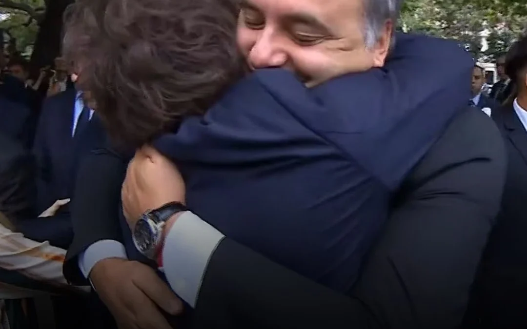 Manuel Adorni despeja versiones de renuncia y asistirá el sábado a Rosario con Javier Milei