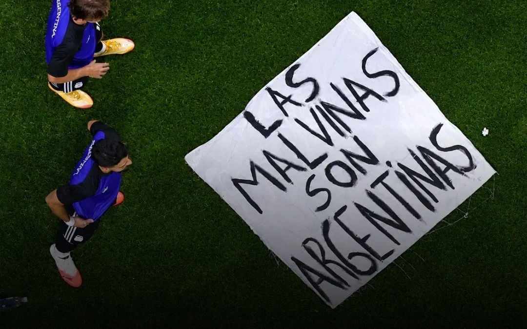 Reino Unido le pidió a la FIFA investigar a Argentina por mostrar la bandera sobre Malvinas
