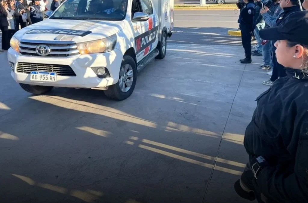Dolor en San Juan: Entre aplausos y lágrimas despidieron a las víctimas de la tragedia aérea