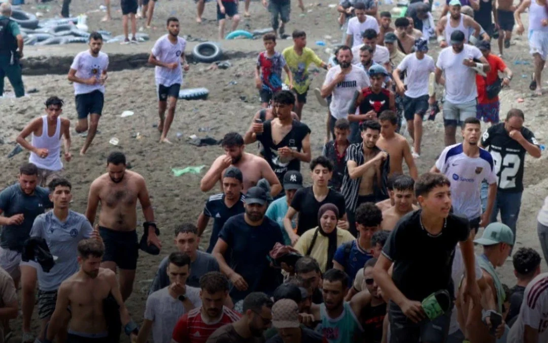 España afirmó que casi la mitad de los migrantes que llegaron a Ceuta ya regresó a Marruecos