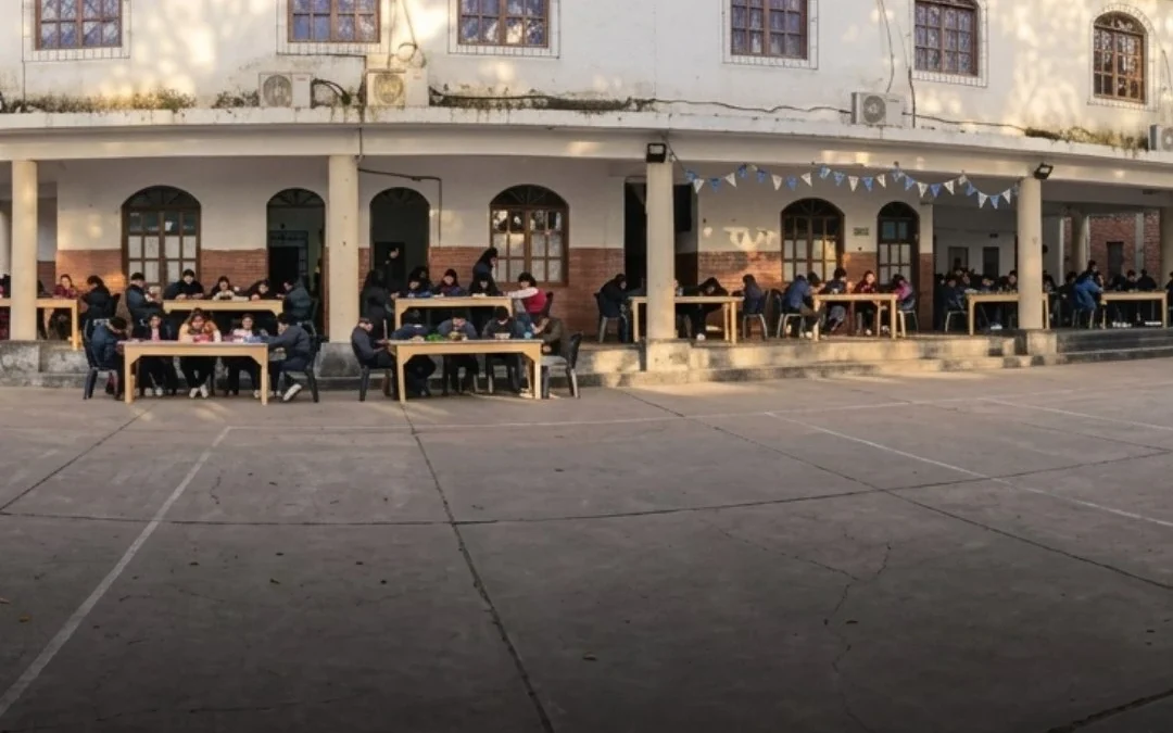 Un chico de 14 años ingresó a una escuela de Salta con un rifle y se lo mostró a alumnos de primaria