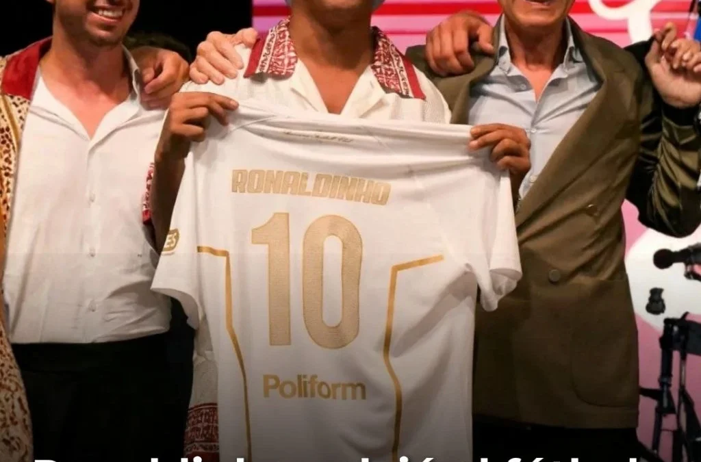Ronaldinho volvió al fútbol profesional a los 46 años y jugará en la Serie C de Italia