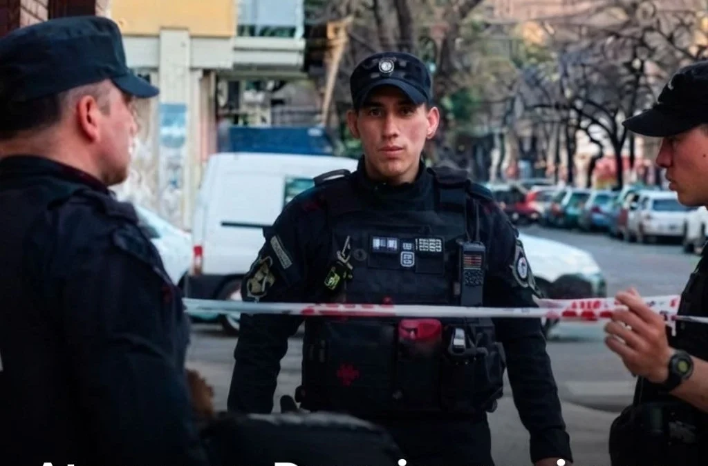 Ataque en Rosario: una joven de 18 años fue apuñalada por su pareja y pelea por su vida
