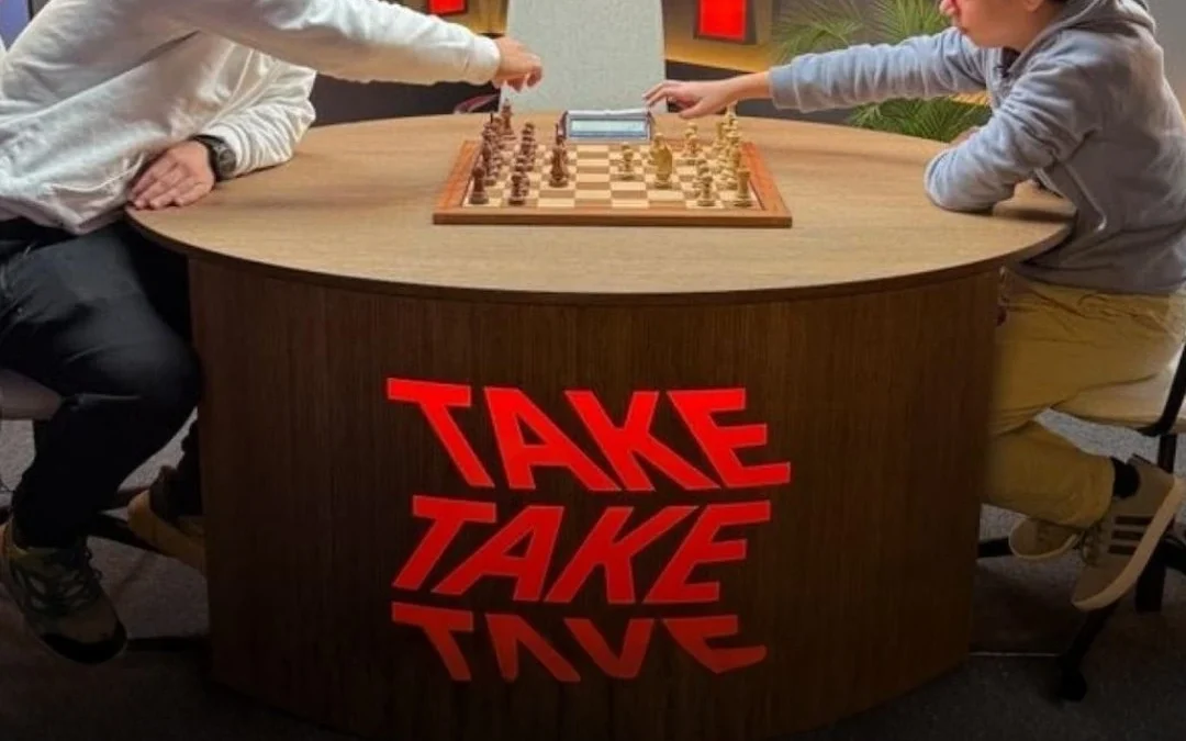 Faustino Oro le ganó una partida a Magnus Carlsen, el número uno del mundo de ajedrez